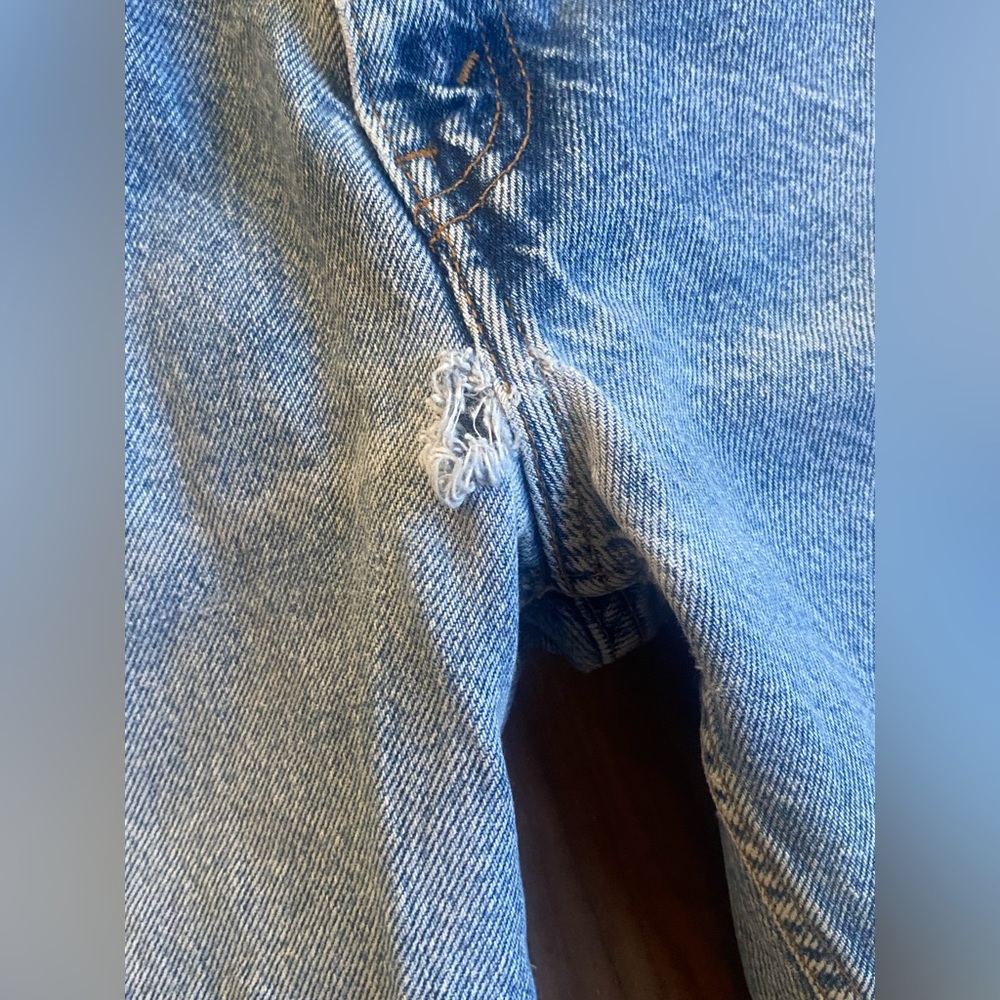 Vintage Levis Jeans Mens 34X32 Distressed Light Wash Relaxed Straight Leg Y2K - Picture 3 of 15